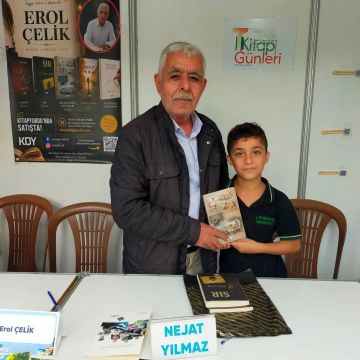 Şair ve yazar Erol Çelik, Bornova Kitap Günleri